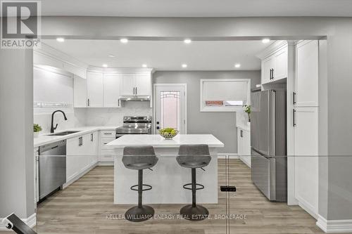 719 Central Park Boulevard N, Oshawa (Centennial), ON - Indoor Photo Showing Kitchen With Upgraded Kitchen