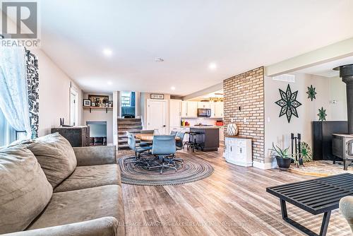 3941 Hwy 35, Kawartha Lakes (Cameron), ON - Indoor Photo Showing Living Room