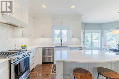 56 Fieldstone Crescent S, Middlesex Centre (Komoka), ON - Indoor Photo Showing Kitchen With Upgraded Kitchen