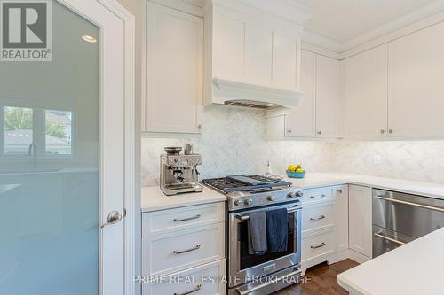 56 Fieldstone Crescent S, Middlesex Centre (Komoka), ON - Indoor Photo Showing Kitchen With Upgraded Kitchen