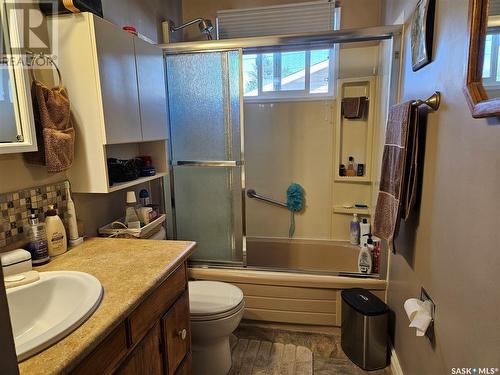 1438 Spadina Street W, Moose Jaw, SK - Indoor Photo Showing Bathroom