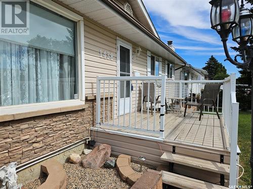 1438 Spadina Street W, Moose Jaw, SK - Outdoor With Deck Patio Veranda