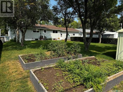 206 2Nd Avenue E, Lampman, SK - Outdoor