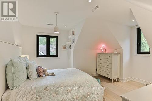 1266 Minaki Road, Mississauga, ON - Indoor Photo Showing Bedroom