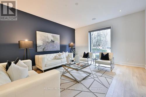 1266 Minaki Road, Mississauga (Mineola), ON - Indoor Photo Showing Living Room