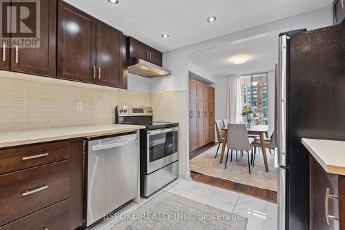 1611 - 115 Hillcrest Avenue, Mississauga (Cooksville), ON - Indoor Photo Showing Kitchen