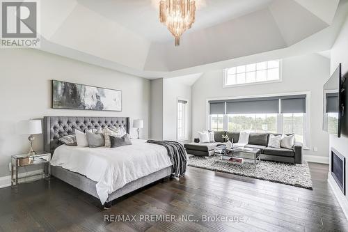 344 Amos Drive, Caledon, ON - Indoor Photo Showing Bedroom