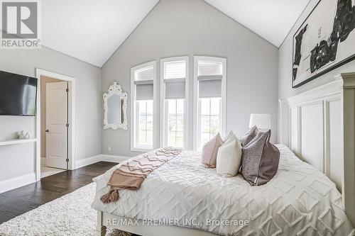 344 Amos Drive, Caledon, ON - Indoor Photo Showing Bedroom