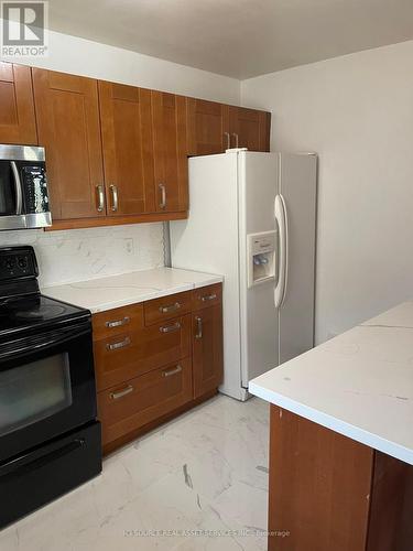 78 Tormore Drive, Richmond Hill, ON - Indoor Photo Showing Kitchen