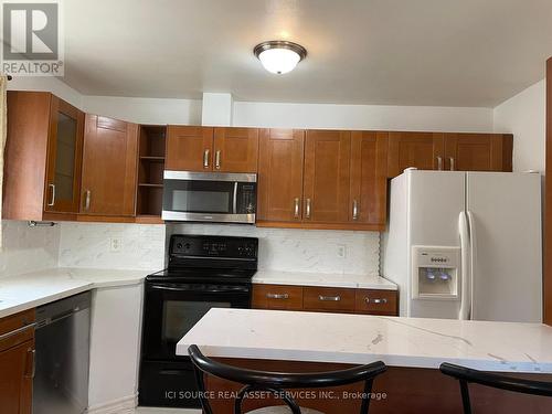 78 Tormore Drive, Richmond Hill, ON - Indoor Photo Showing Kitchen