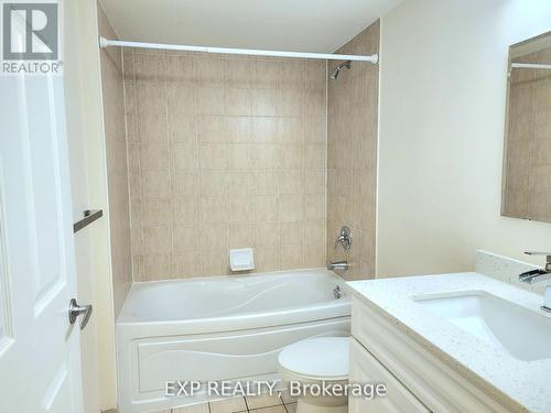 2530 - 3888 Duke Of York Boulevard S, Mississauga, ON - Indoor Photo Showing Bathroom