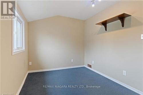 112 Clara Street, Thorold, ON - Indoor Photo Showing Other Room