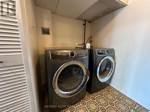 1003 - 185 Ontario Street, Kingston, ON - Indoor Photo Showing Laundry Room