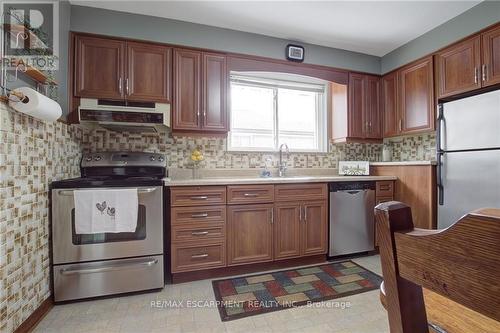 247 Fernwood Crescent, Hamilton (Hampton Heights), ON - Indoor Photo Showing Kitchen