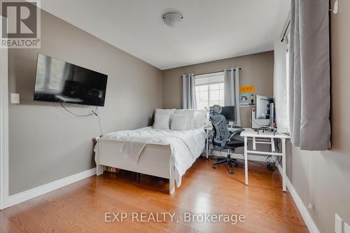 337 Featherstone Crescent, Kitchener, ON - Indoor Photo Showing Bedroom