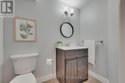 337 Featherstone Crescent, Kitchener, ON - Indoor Photo Showing Bathroom