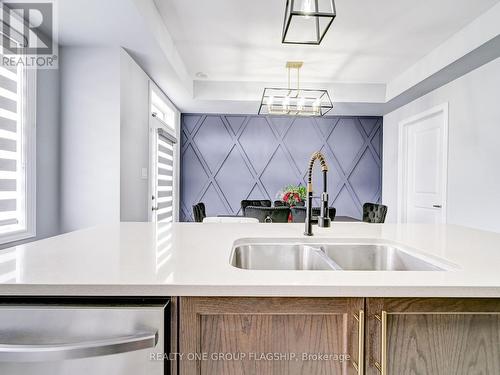 5 Rapids Lane, Hamilton (Vincent), ON - Indoor Photo Showing Kitchen With Double Sink