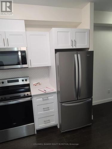 909 - 128 King Street N, Waterloo, ON - Indoor Photo Showing Kitchen