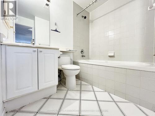 406 - 555 Yonge Street, Toronto, ON - Indoor Photo Showing Bathroom