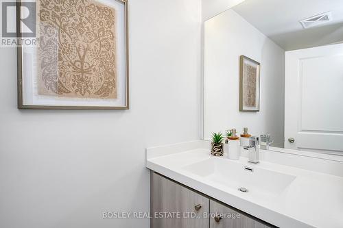 1904 - 105 George Street, Toronto, ON - Indoor Photo Showing Bathroom