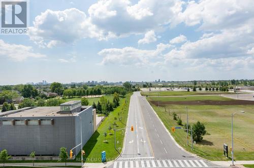 608 - 1030 Sheppard Avenue W, Toronto (Bathurst Manor), ON - Outdoor With View