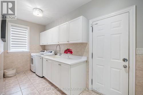 294 Sunset Beach Road, Richmond Hill (Oak Ridges Lake Wilcox), ON - Indoor Photo Showing Laundry Room