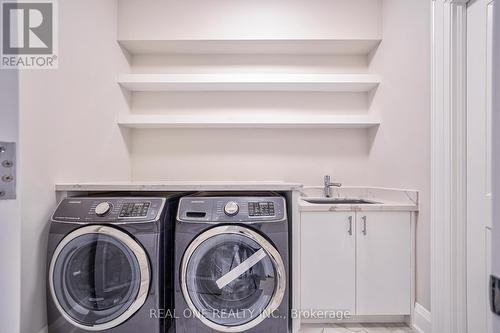 170 Ward Avenue, East Gwillimbury (Sharon), ON - Indoor Photo Showing Laundry Room