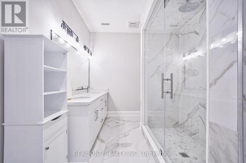 170 Ward Avenue, East Gwillimbury (Sharon), ON - Indoor Photo Showing Bathroom