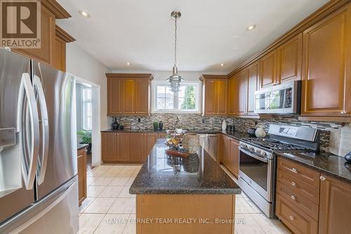 106 Montgomery Avenue, Whitby (Brooklin), ON - Indoor Photo Showing Kitchen With Stainless Steel Kitchen