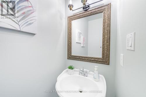 106 Montgomery Avenue, Whitby (Brooklin), ON - Indoor Photo Showing Bathroom