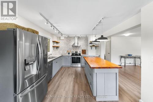 2422 Snow Valley Road, Springwater (Snow Valley), ON - Indoor Photo Showing Kitchen With Upgraded Kitchen