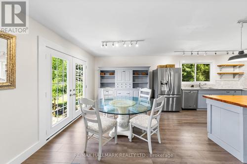 2422 Snow Valley Road, Springwater (Snow Valley), ON - Indoor Photo Showing Dining Room