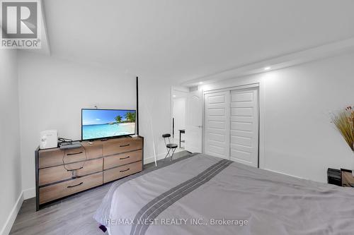 759 Essa Road, Barrie (Holly), ON - Indoor Photo Showing Bedroom