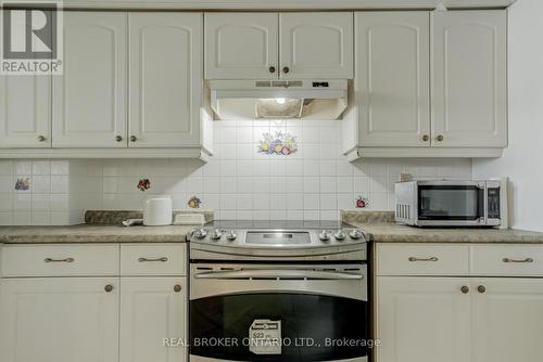 608 - 4727 Sheppard Avenue E, Toronto (Agincourt South-Malvern West), ON - Indoor Photo Showing Kitchen