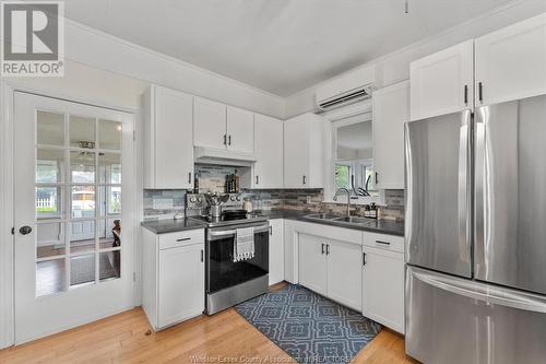 109 Gore, Amherstburg, ON - Indoor Photo Showing Kitchen With Stainless Steel Kitchen With Double Sink With Upgraded Kitchen