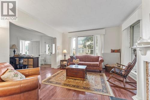 109 Gore, Amherstburg, ON - Indoor Photo Showing Living Room