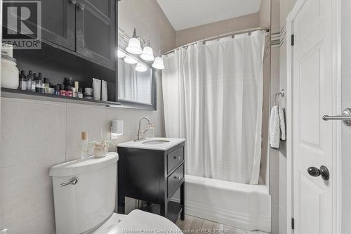 109 Gore, Amherstburg, ON - Indoor Photo Showing Bathroom