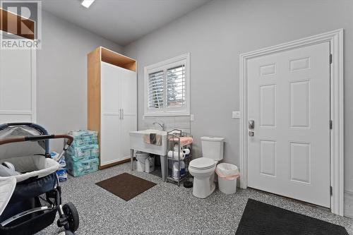 540 Kennedy Drive West, Windsor, ON - Indoor Photo Showing Bathroom