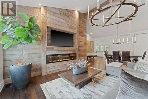 540 Kennedy Drive West, Windsor, ON - Indoor Photo Showing Living Room With Fireplace