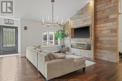 540 Kennedy Drive West, Windsor, ON - Indoor Photo Showing Living Room With Fireplace