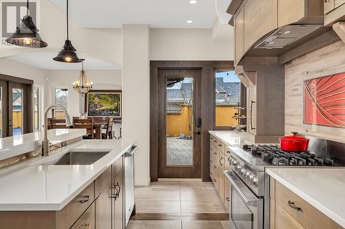 127 Skyland Drive, Kelowna, BC - Indoor Photo Showing Kitchen With Upgraded Kitchen