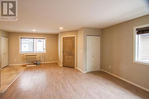 675 Christleton Avenue, Kelowna, BC - Indoor Photo Showing Other Room