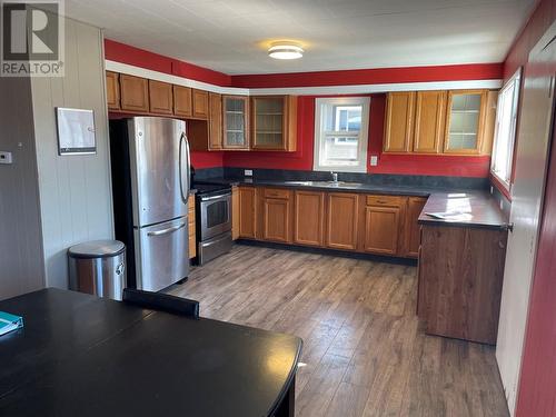 675 Christleton Avenue, Kelowna, BC - Indoor Photo Showing Kitchen With Double Sink