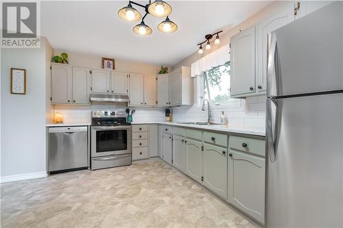 3101 Poirier Avenue, Cornwall, ON - Indoor Photo Showing Kitchen