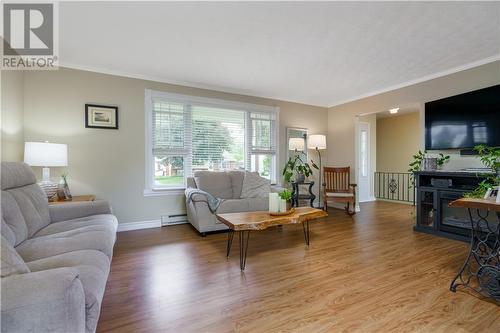 3101 Poirier Avenue, Cornwall, ON - Indoor Photo Showing Living Room