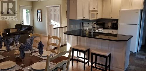 182 Emerald Drive, Southampton, ON - Indoor Photo Showing Kitchen