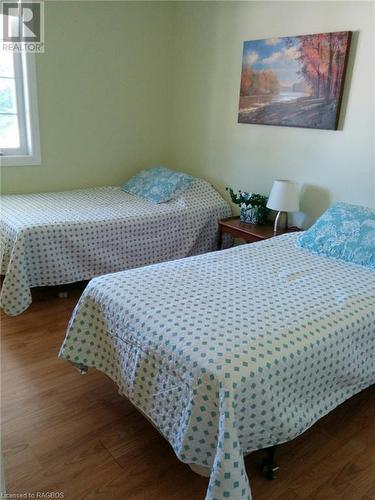 182 Emerald Drive, Southampton, ON - Indoor Photo Showing Bedroom