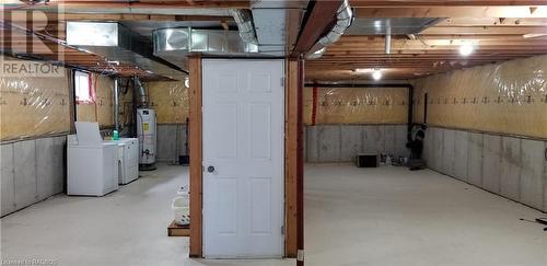 182 Emerald Drive, Southampton, ON - Indoor Photo Showing Laundry Room