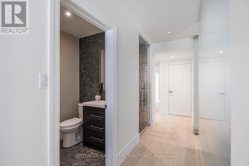 216 Glencairn Avenue, Toronto (Lawrence Park South), ON - Indoor Photo Showing Bathroom