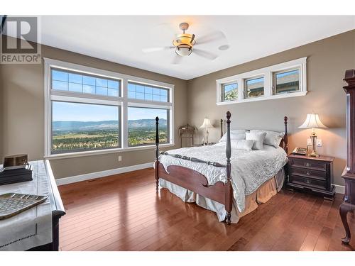 1014 Hewetson Avenue, Kelowna, BC - Indoor Photo Showing Bedroom